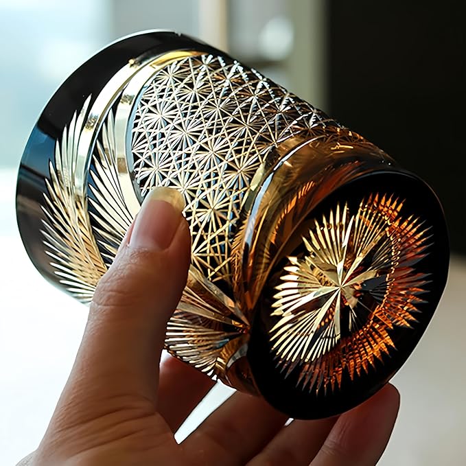 Hand-Carved Crystal Sake Glass with Gold Accents, Traditional Japanese Whiskey Cup, Luxury Amber Design竊늏utumn maple竊?,<div>