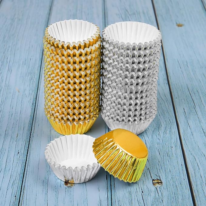 Elcoho 600 Pieces 1.25 Inch Mini Foil Metallic Cupcake Liners Muffin Paper Cases Baking Cups, Gold and Silver