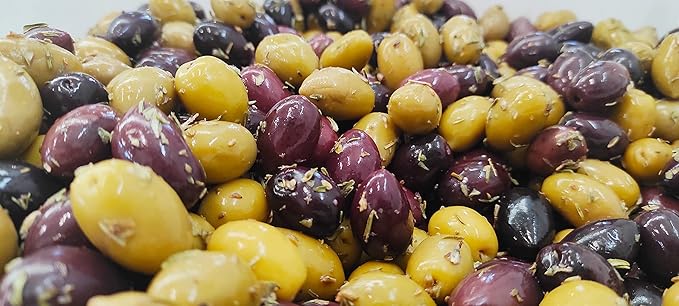 Pack of 4 Mixed Olives in Vacuum, Black Kalamon Olives mixed with Green Olives Marinated in Lemon juice, with savory Greek Oregano, Freshly Sealed Olives with Extra Virgin Oil 4X200g