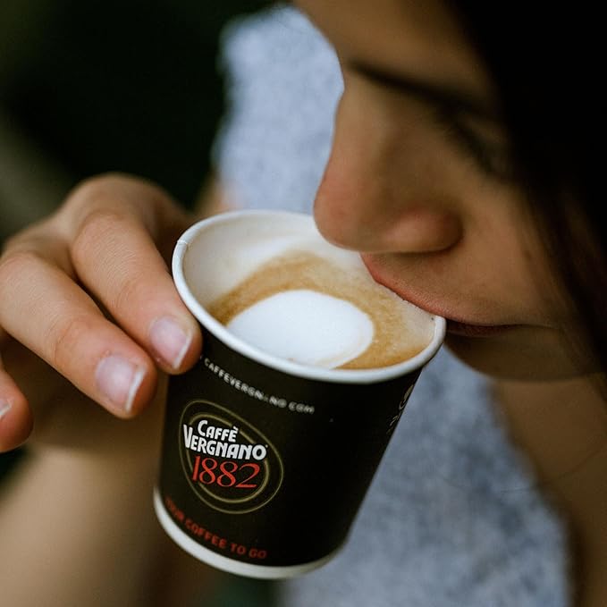 Caffì±?Vergnano Italian Finely Ground 100% Arabica Espresso Coffee ??Intensity 6, Delicate & Subtly Fruity Flavor Blend, Slow Roasted with Notes of Milk Chocolate, Caramel & Nuts, 8.82 oz Tin