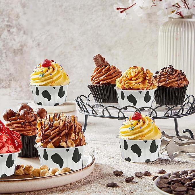 100 Pcs Aluminum Foil Baking Cups with Lids,5oz cupcake liners with lids,Disposable Ramekins Mini Cake Containers Tin Mini Muffin Liners for Wedding Christmas Party (Cow Print)
