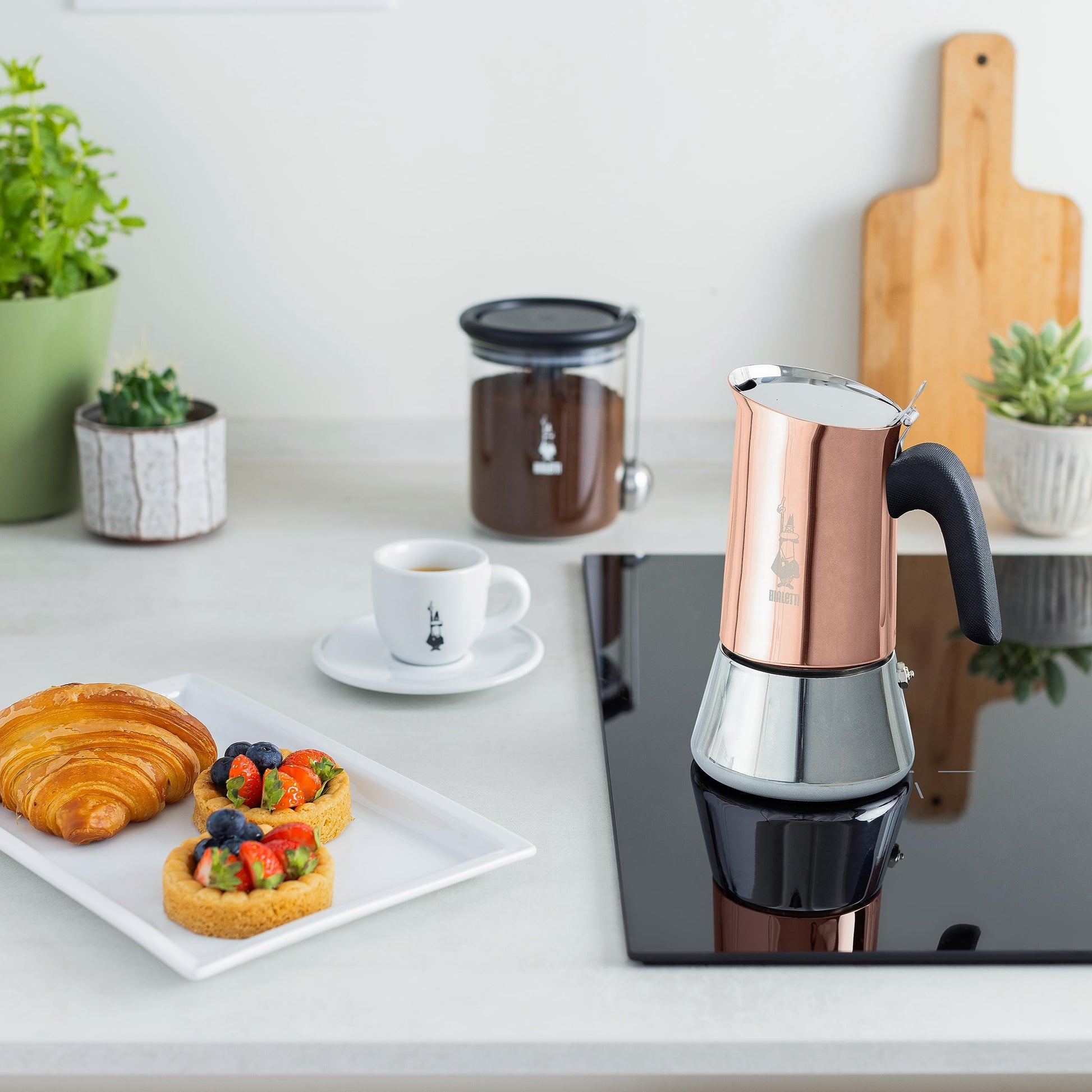 Bialetti - New Venus Induction, Stovetop Coffee Maker, Suitable for all Types of Hobs, 18/10 Steel