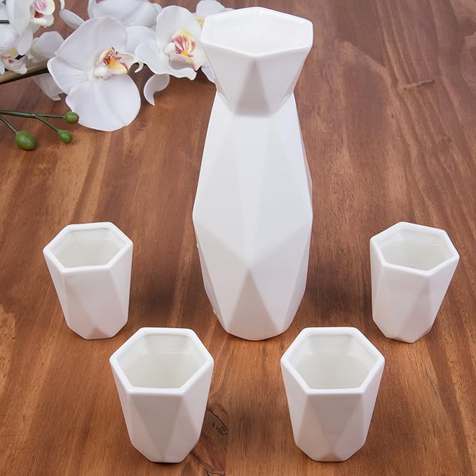 D'Eco 5 Piece Traditional Porcelain Japanese Sake Set, White - 1 Tokkuri Bottle (18 oz) and 4 Ochko Cups - Unique Modern Design - Great Gift Set for Weddings or Housewarmings