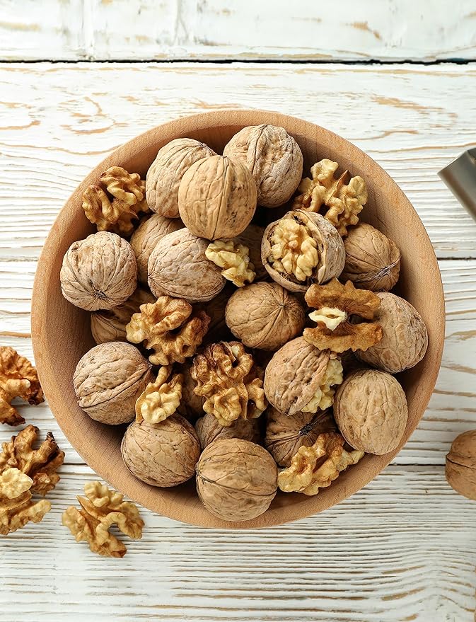 Anna and Sarah Organic Raw Walnuts-Halves & Pieces 32 Oz -100% Natural, No Preservatives, Non-GMO, Kosher, Vegan, No Salt, Shelled Walnuts for Baking