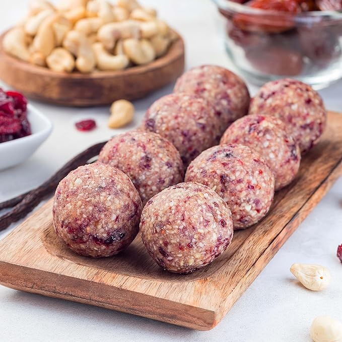 Yupik Nuts Cashews, Large Pieces, 2.2 lb (35.2 oz), Kosher, Natural, Unseasoned, No Added Oil, Fat, Salt, or Sugar, High in Protein and Iron, Low in Sodium, Ideal for Snacking, Cooking, and Toppings