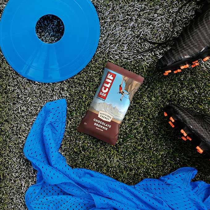 CLIF BAR - Chocolate Brownie Flavor - Made with Organic Oats - Energy Bars - Non-GMO - Plant Based Protein Bars (15 Pack)