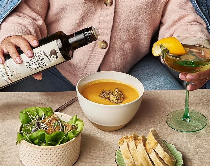 Black Pepper Garlic Infused Olive Oil - Cold Pressed Gourmet EVOO Olive Oil - Great for Dressing Dipping Marinade - No Artificial Flavors or Added Sugar - Made in Texas (16.9 Fl Oz)